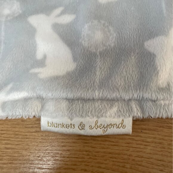 Blankets and Beyond Bunny Rabbit Lovey Grey White Security Blanket Plush 16 In. - Picture 5 of 6